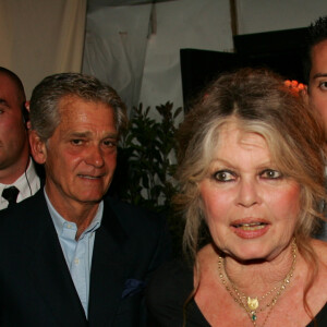 Archives - Brigitte Bardot et son mari Bernard d'Ormale lors de la 6ème édition du Festival de la fiction TV à Saint-Tropez, le 18 septembre 2004. © Frédéric Piau/Bestimage