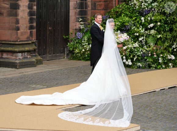 Olivia Henson arrive à la cathédrale de Chester pour son mariage avec Hugh Grosvenor, le duc de Westminster. Peter Byrne/PA Wire.