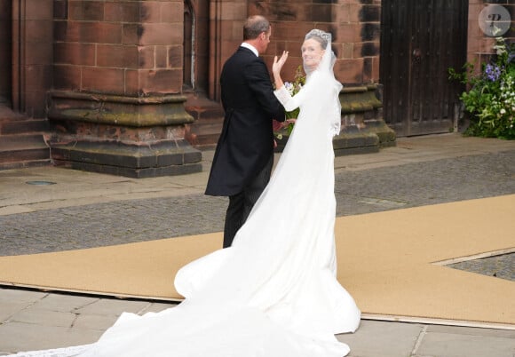 Olivia Henson arrive à la cathédrale de Chester pour son mariage avec Hugh Grosvenor, le duc de Westminster. Peter Byrne/PA Wire.