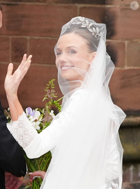 Olivia Henson arrive à la cathédrale de Chester pour son mariage avec Hugh Grosvenor, le duc de Westminster. Peter Byrne/PA Wire.