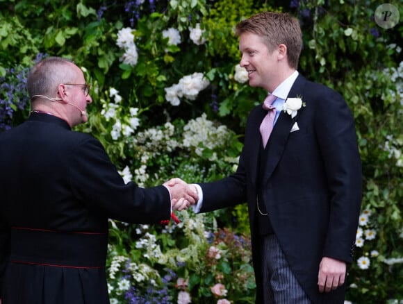 Hugh Grosvenor arrive à la cathédrale de Chester pour son mariage avec Olivia Henson, le duc de Westminster. Peter Byrne/PA Wire.