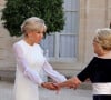 Les deux premières dames étaient, comme toujours, plutôt complices. 
Brigitte Macron et Jill Biden - Dîner d'état en l'honneur du président des Etats-Unis et sa femme au palais de l'Elysée à Paris, à l'occasion de leur visite officielle en France. Le 8 juin 2024 © Jacovides-Moreau / Bestimage 