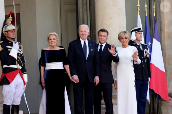 Jill Biden et son mari Joe, Emmanuel Macron et sa femme Brigitte - Dîner d'état en l'honneur du président des Etats-Unis et sa femme au palais de l'Elysée à Paris, à l'occasion de leur visite officielle en France. Le 8 juin 2024 © Jacovides-Moreau / Bestimage 