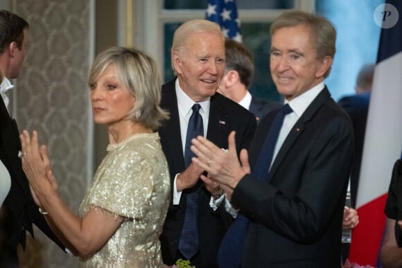 Le président Emmanuel Macron et sa femme Brigitte avec le président des Etats-Unis Joe Biden et sa femme Jill lors du dîner d'Etat au Palais de l'Elysée à Paris le 8 juin 2024. © Eric Tschaen/Pool/Bestimage