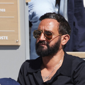 Cyril Hanouna et son fils - Célébrités dans les tribunes de la finale homme des Internationaux de France de tennis de Roland Garros 2024 à Paris le 9 juin 2024. © Jacovides-Moreau/Bestimage 