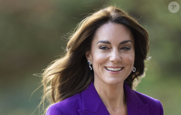 Catherine (Kate) Middleton, princesse de Galles arrive au Design Museum pour co-organiser l'événement avec le Centre de la Fondation Royale pour la petite enfance à Londres le 15 novembre 2023. 