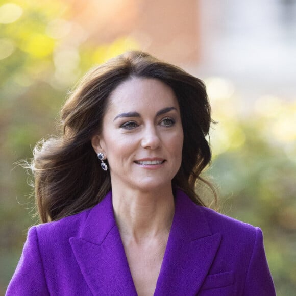 Catherine (Kate) Middleton, princesse de Galles arrive au Design Museum pour co-organiser l'événement avec le Centre de la Fondation Royale pour la petite enfance à Londres le 15 novembre 2023. 