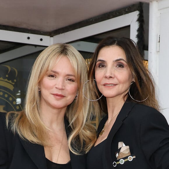 Virginie Efira et Clotilde Courau - 38ème festival du film de Cabourg le 13 juin 2024. Les Journées romantiques du 38ème Festival du film de Cabourg (Calvados) auront lieu du 12 au 16 juin. © Coadic Guirec/Bestimage 