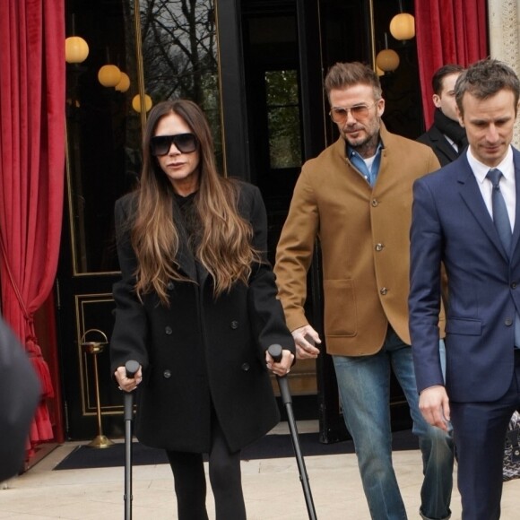 Le livre a été publié en trois chapitres dans le Mirror et décrit comment le mari de Victoria Beckham a tenté de payer moins d'impôts au Royaume-Uni.
Victoria et David Beckham,sortent de leur hotel pendant la fashion week de Paris le 3 mars 2024