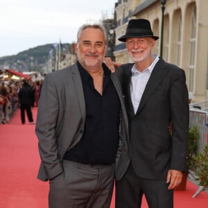 Antoine Duléry et Guillaume Laurant sur le tapis rouge de la cérémonie de clôture du 38ème festival du film de Cabourg, le 15 juin 2024. © Coadic Guirec/Bestimage