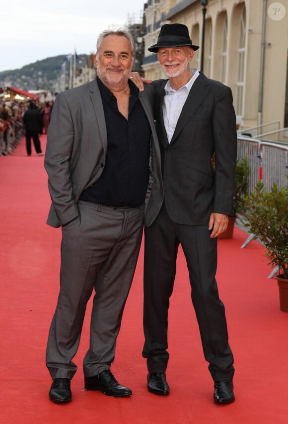 Antoine Duléry et Guillaume Laurant sur le tapis rouge de la cérémonie de clôture du 38ème festival du film de Cabourg, le 15 juin 2024. © Coadic Guirec/Bestimage