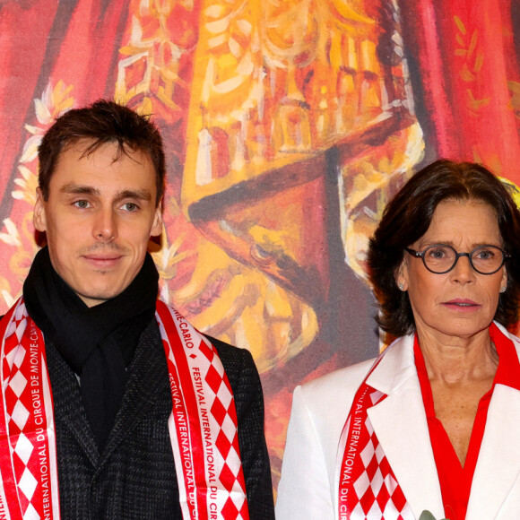 La famille princière de Monaco va s'agrandir
La princesse Stéphanie de Monaco, Camille Gottlieb, Louis Ducruet et sa femme Marie Chevallier lors de l'ouverture du 46ᵉ Festival International du Cirque de Monte-Carlo © Claudia Albuquerque/Bestimage