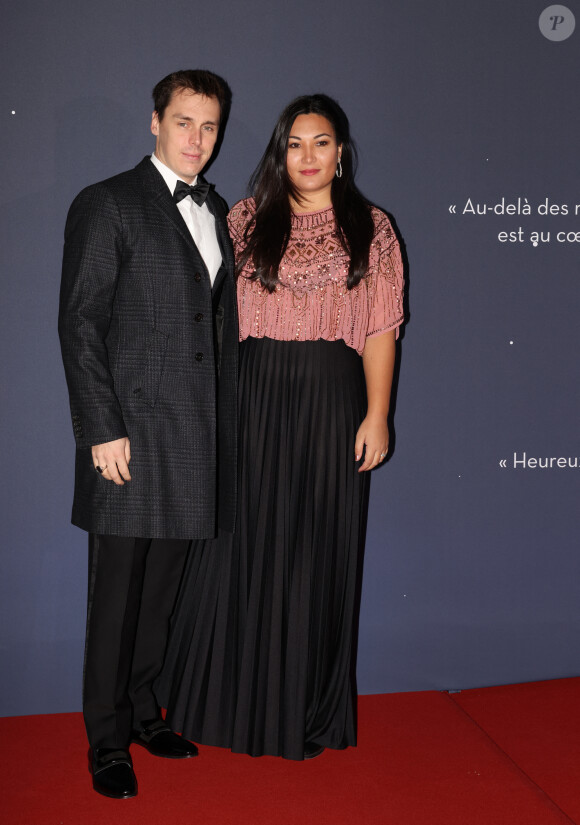 Le post est accompagné de deux photos de leur fille, Victoire et de leur chien, Pancake.
Louis Ducruet et sa femme Marie Chevallier lors de la soirée de gala pour la clôture du Festival des Etoilés Monte-Carlo, le 27 novembre 2021. © Jean-Charles Vinaj/Pool Monaco/Bestimage