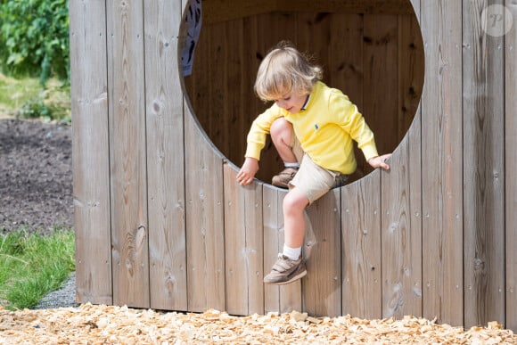 Le prince Julian de Suède lors de l'inauguration de l’aire de jeux naturelle du Prince Julian dans la réserve naturelle Getterön à Varberg. Le 17 juin 2024  