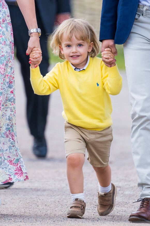 Le prince Julian de Suède lors de l'inauguration de l’aire de jeux naturelle du Prince Julian dans la réserve naturelle Getterön à Varberg. Le 17 juin 2024  