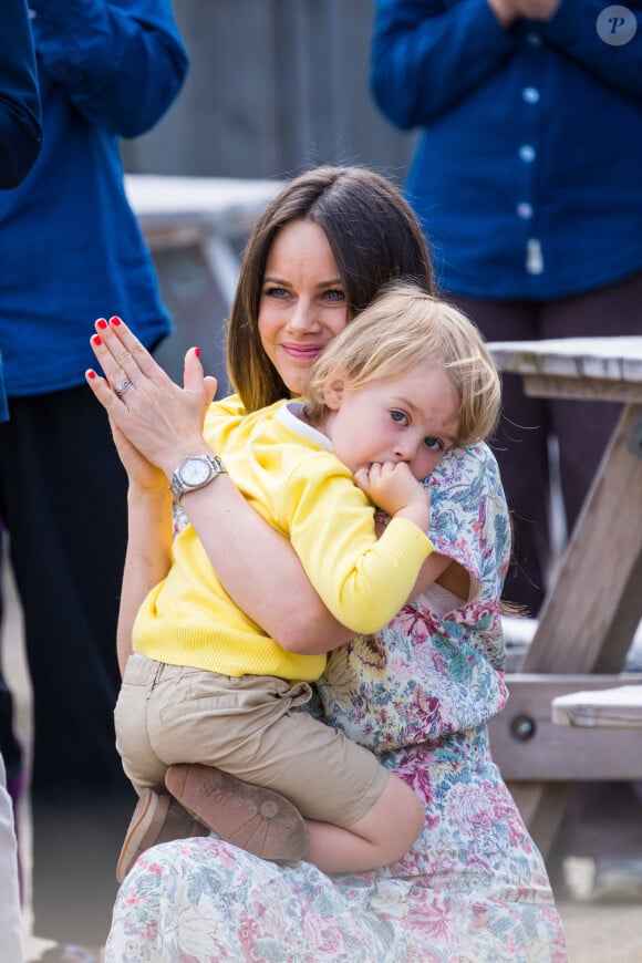 La princesse Sofia, le prince Julian de Suède lors de l'inauguration de l’aire de jeux naturelle du Prince Julian dans la réserve naturelle Getterön à Varberg. Le 17 juin 2024  