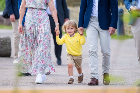 Le prince Julian de Suède lors de l'inauguration de l’aire de jeux naturelle du Prince Julian dans la réserve naturelle Getterön à Varberg. Le 17 juin 2024  