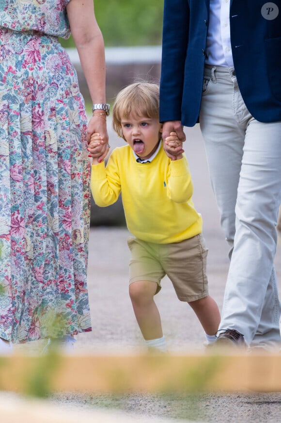 Le prince Julian de Suède lors de l'inauguration de l’aire de jeux naturelle du Prince Julian dans la réserve naturelle Getterön à Varberg. Le 17 juin 2024  