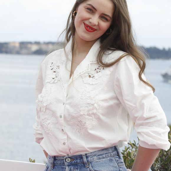 Marie-Ange Casta - Photocall de la série "Visions" lors de la 5ème saison du festival International des Séries "Canneseries" à Cannes, France, le 3 avril 2022. © Denis Guignebourg/Bestimage 