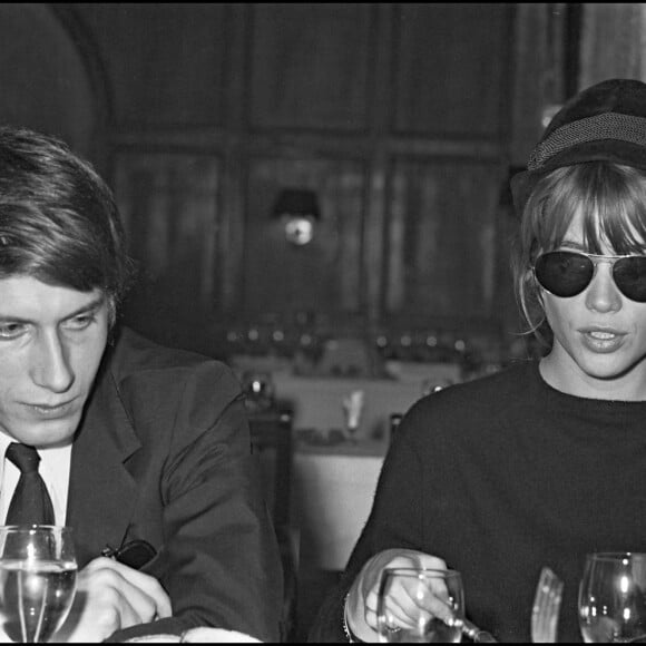 A une époque où un animateur radio était lui aussi tombé sous le charme de la chanteuse.
Archives : Jacques Dutronc et Françoise Hardy à Paris en 1966.