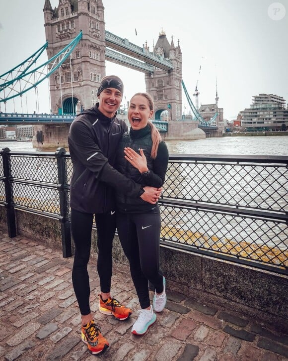 Sur Instagram, le sportif a publié quelques images de la fête.
Thomas, ex-aventurier de "Koh-Lanta Fidji", s'est marié à sa compagne Adèle.