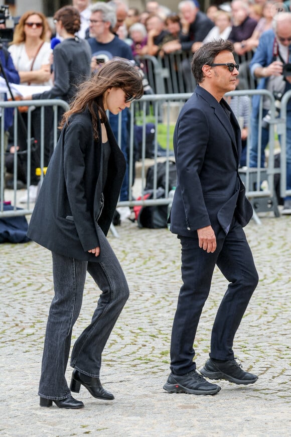 François Ozon et Marine Vacth - Arrivées aux obsèques de l'auteure-compositrice-interprète et actrice française Françoise Hardy au cimetière du Père-Lachaise à Paris, France, le 20 juin 2024. © Jacovides-Moreau/Bestimage 