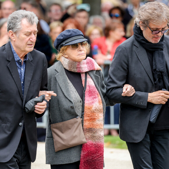 Nadine Trintignant - Arrivées aux obsèques de l'auteure-compositrice-interprète et actrice française Françoise Hardy au cimetière du Père-Lachaise à Paris, France, le 20 juin 2024. © Jacovides-Moreau/Bestimage 