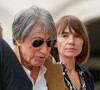 Jacques Dutronc a assisté aux obsèques de Françoise Hardy
Jacques Dutronc et sa compagne Sylvie Duval - Arrivées aux obsèques de l'auteure-compositrice-interprète et actrice française Françoise Hardy au cimetière du Père-Lachaise à Paris, France © Jacovides-Moreau/Bestimage 