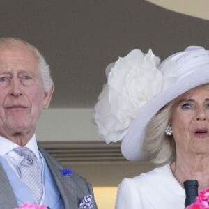 Camilla Parker Bowles, reine consort d'Angleterre, vit intensément la course hippique, sous le regard du roi Charles III d'Angleterre, à Ascot, le 20 juin 2024. Credit: GoffPhotos.com