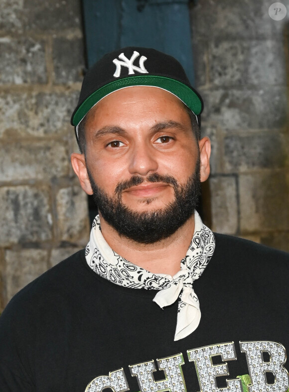 Malik Bentalha au photocall du film "Simone, le voyage du siècle" lors du 15ème festival du film francophone de Angoulême, France, le 27 août 2022. © Coadic Guirec/Bestimage 