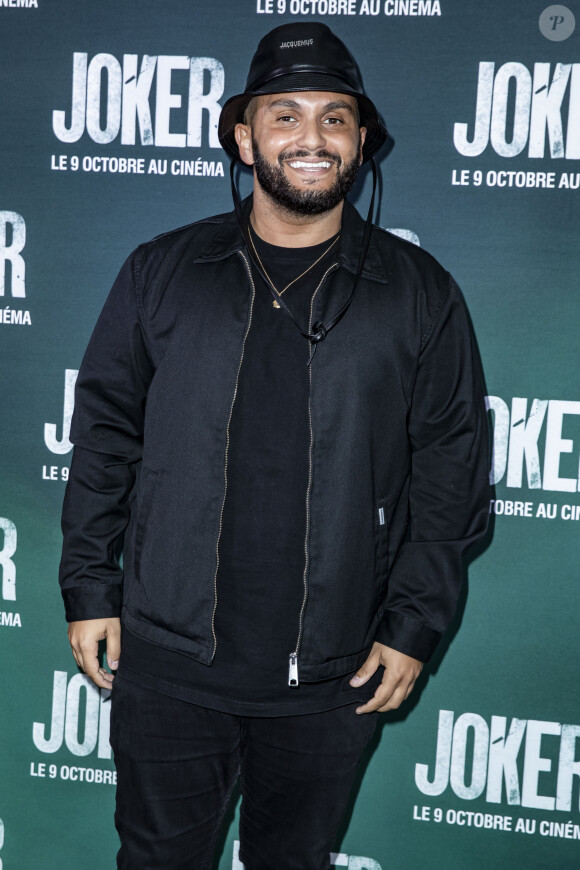 Et on espère que le soleil va briller à nouveau pour lui !
Malik Bentalha - Avant-première du film "Joker" au cinéma UGC Normandie à Paris, le 23 septembre 2019. © Olivier Borde/Bestimage 