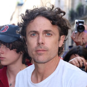 Casey Affleck - People au défilé Homme A$AP Rocky X American Sabotage by AWGE Printemps/Été 2025 dans le cadre de la Fashion Week de Paris, France, le 21 juin 2024. © Denis Guignebourg/Bestimage 