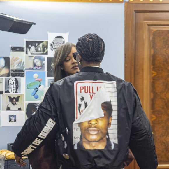 A$AP Rocky et Rihanna en backstage du défilé Homme A$AP Rocky X American Sabotage by AWGE Printemps/Été 2025 dans le cadre de la Fashion Week de Paris, France, le 21 juin 2024. © Olivier Borde/Bestimage  Celebs attend the Menswear A$AP Rocky X American Sabotage by AWGE Spring/Summer 2025 show as part of Paris Fashion Week in Paris, France, on June 21, 2024. 