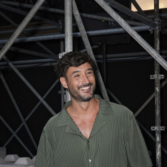 Exclusif - Jeremy Frerot - Backstage lors de l'enregistrement de l'émission "La fête de la Musique" à Reims le 21 juin et diffusée le 22 juin à 21h10 sur France 2 et sur France.tv. Une soirée inédite, mise en scène et chorégraphié par K.Ouali, avec plus de 40 artistes en live. Ils seront accompagnés par les danseurs de la troupe du Paradis Latin. Une soirée de fête rythmée par des medleys, des duos exceptionnels, les tubes du moment et les talents d'aujourd'hui et de demain. © Jack Tribeca / Jeremy Melloul / Bestimage 
