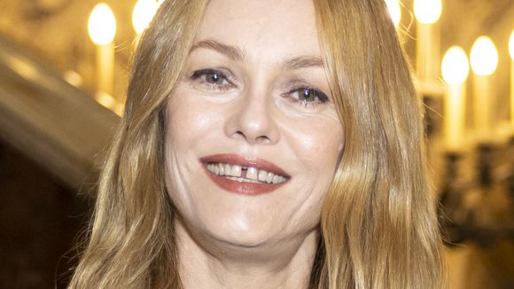 PHOTOS Vanessa Paradis retrouve une célèbre ex de son mari Samuel Benchetrit au défilé Chanel, les 2 actrices rivalisent d'élégance