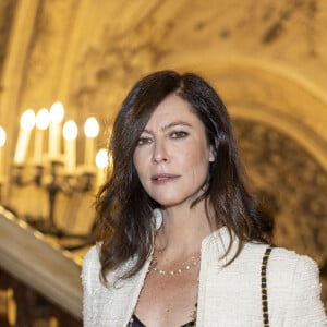 Anna Mouglalis, ex de Samuel Benchetrit, était elle aussi de la partie
 
Anna Mouglalis au photocall du deuxième défilé de mode Chanel Haute-Couture automne-hiver 2024/2025 au palais Garnier lors de la Fashion Week de Paris, France, le 25 juin 2024. © Olivier Borde/Bestimage