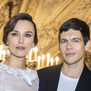 Keira Knightley et son mari James Righton ont étaient aperçus au Palais Garnier
 
Keira Knightley et son mari James Righton au photocall du défilé de mode Chanel Haute-Couture automne-hiver 2024/2025 au palais Garnier lors de la Fashion Week de Paris, France, le 25 juin 2024. © Olivier Borde/Bestimage