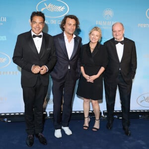 Patrick Cohen, Bertrand Chameroy, Anne-Elisabeth Lemoine, Pierre Lescure - Photocall du dîner d'ouverture du 77ème Festival International du Film de Cannes, au Carlton. Le 14 mai 2024 © Borde-Jacovides-Moreau / Bestimage 