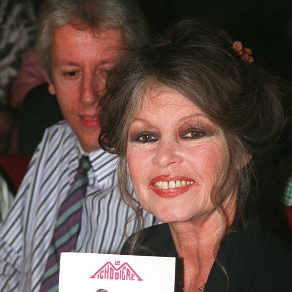 Brigitte Bardot à la pièce Le Vison Voyageur au théâtre de la Michodière, soirée au profit de l'association Bardot pour la Sauvegarde des visons, marmottes et renards le 17 septembre 1995