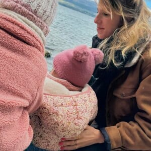 Léa François est une maman comblée à la ville, et est mère de deux petites filles.