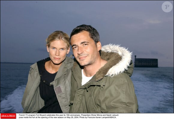 L'émission de télévision française Fort Boyard fête cette année son 35e anniversaire. Ici, les présentateurs Olivier Minne et Sarah Lelouch posent à l'intérieur du fort lors de l'ouverture de la saison 15, le 29 mai 2004. Francois-Xavier Lamperti/ABACA.