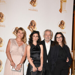 Ludivine De Chastenet, Salomé Lelouch, Pierre Arditi et Evelyne Bouix arrivent à la 33e cérémonie des Molières du théâtre français qui se tient aux Folies Bergères à Paris, le 30 mai 2022. Mireille Ampilhac/ABACAPRESS.COM