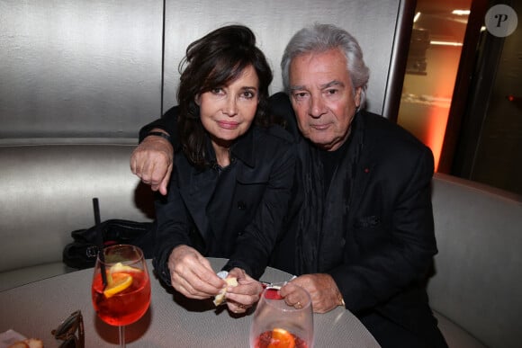 Pierre Arditi et sa femme Evelyne Bouix lors de la soirée de réouverture du Emporio Armani Caffe à Paris, le 13 octobre 2016. Jérôme Domine/ABACAPRESS.COM