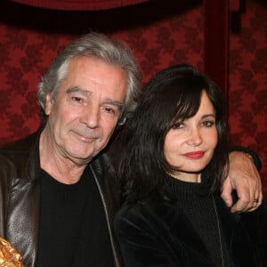 Pierre Arditi et son épouse Evelyne Bouix posent lors de la cérémonie de remise des prix Raimu, qui s'est tenue au Théâtre du Palais Royal à Paris, France, le 15 décembre 2008. Denis Guignebourg/ABACAPRESS.COM