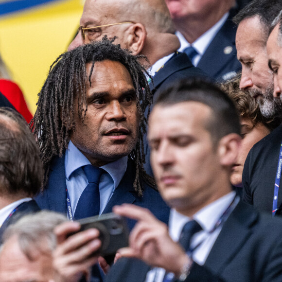 Le champion du monde 98 Christian Karembeu se trouvait aussi en Allemagne
 
Christian Karembeu - Célébrités dans les tribunes du huitième de finale de l'Euro 2024 entre la France et la Belgique (1-0) à Dusseldorf le 1er juillet 2024.