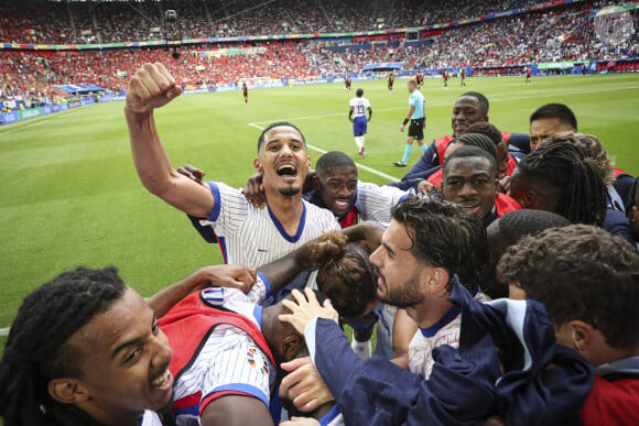 Joie des joueurs de France - La France s'est imposée face à la Belgique (1-0) en huitièmes de finale de l'Euro 2024 à Dusseldorf le 1er juillet 2024.