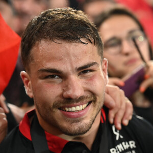 Antoine Dupont s'éclate après le titre de Toulouse
 
Antoine Dupont - Le Stade Toulousain sacré champion de France lors de la finale du Top14 opposant le Stade Toulousain à l'Union Bordeaux Begles au stade Velodrome à Marseille, France. © Valentina Claret/Panoramic/Bestimage