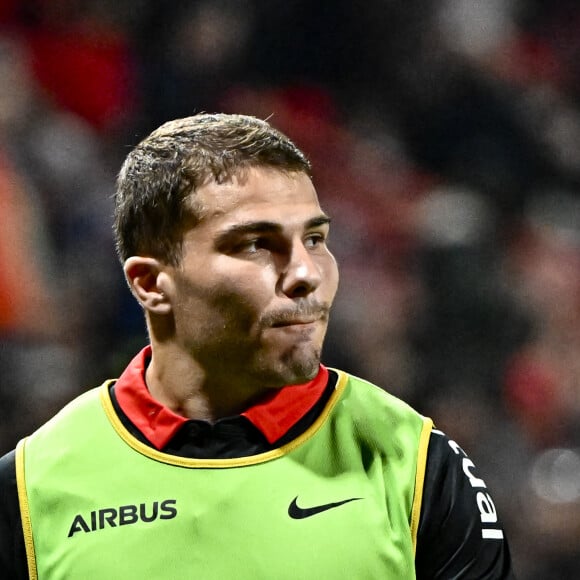 Seulement habillé d'un caleçon et d'une cravate, Antoine Dupont laisse admirer sa musculature impressionnante
 
Antoine Dupont (st) - Toulouse contre le Stade Francais (49-18) lors de la 23ème Journée du TOP14 à Toulouse le 12 mai 2024.