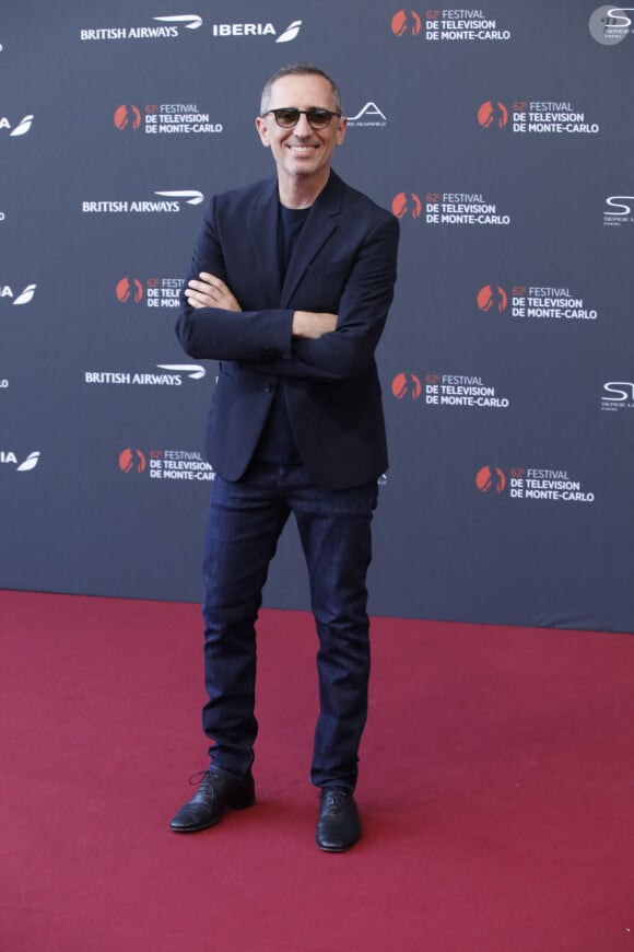 Gad Elmaleh sur le tapis rouge du photocall de la cérémonie d'ouverture du 62ème Festival de Télévision de Monte-Carlo, à Monaco, le 16 juin 2023. © Denis Guignebourg/BestImage 