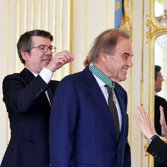 Le réalisateur, scénariste, documentariste, producteur de cinéma et acteur américain Oliver Stone a été élevé au rang de Commandeur de l'ordre des Arts et Lettres par la ministre de la Culture Rachida Dati à Paris, France, le 4 juillet 2024